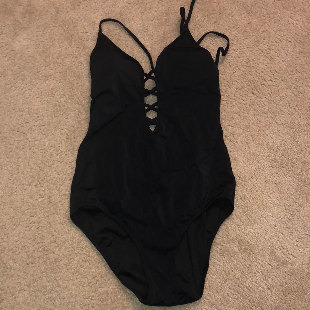 Black strappy one piecr suit